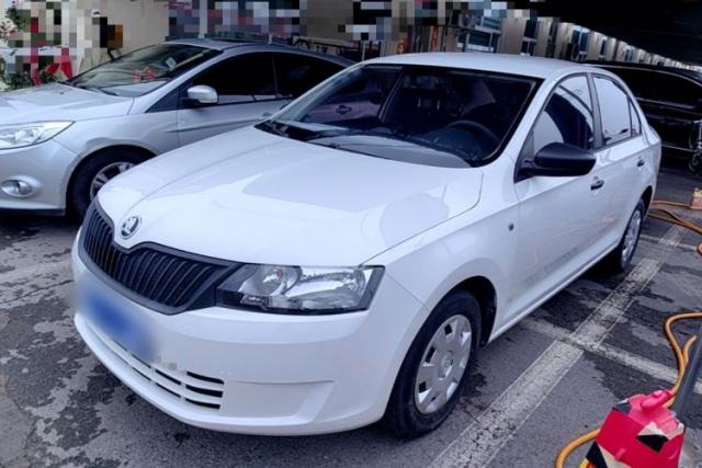 Skoda Rapid 2016 1.4L Manual Front-Wheel Drive Model مستعملة