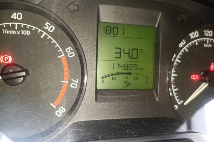 Used Skoda Rapid 2016 1.4L Manual Front-Wheel Drive Model Odometer Close Up