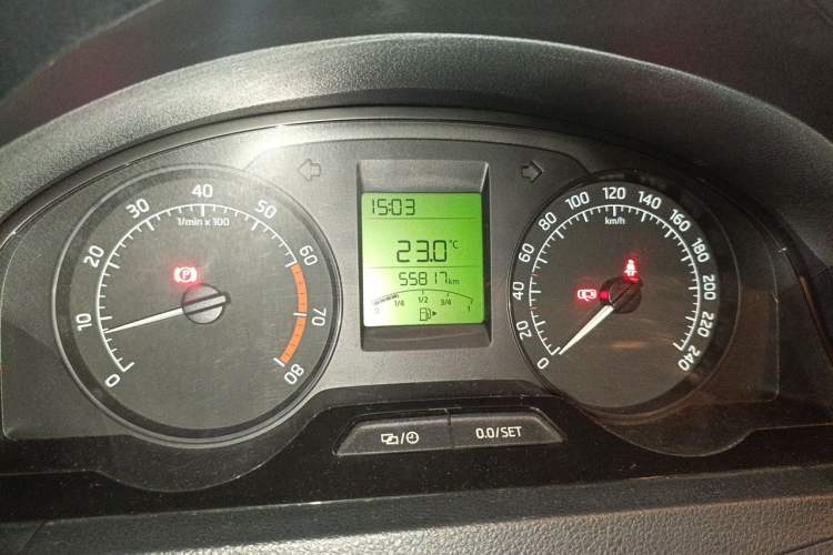 Used Skoda Rapid 2016 1.6L Manual Front-Wheel-Drive Version Odometer Close Up