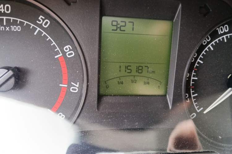 Used Skoda Rapid 2016 1.4L Manual Front-Wheel Drive Model Odometer Close Up