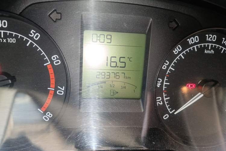 Used Skoda Rapid 2016 1.6L Manual Trend Edition Odometer Close Up