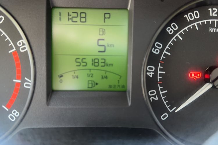 Used Skoda Rapid 2016 1.6L Automatic Chuanxing Edition Odometer Close Up