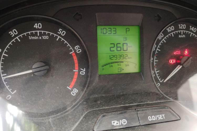 Used Skoda Rapid 2016 1.6L Automatic Chuanxing Edition Odometer Close Up