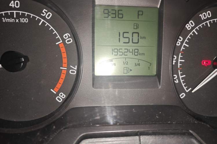 Used Skoda Rapid 2016 1.6L Automatic Chuanxing Edition Odometer Close Up