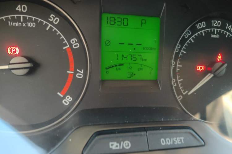 Used Skoda Rapid 2016 1.6L Automatic Chuanxing Edition Odometer Close Up