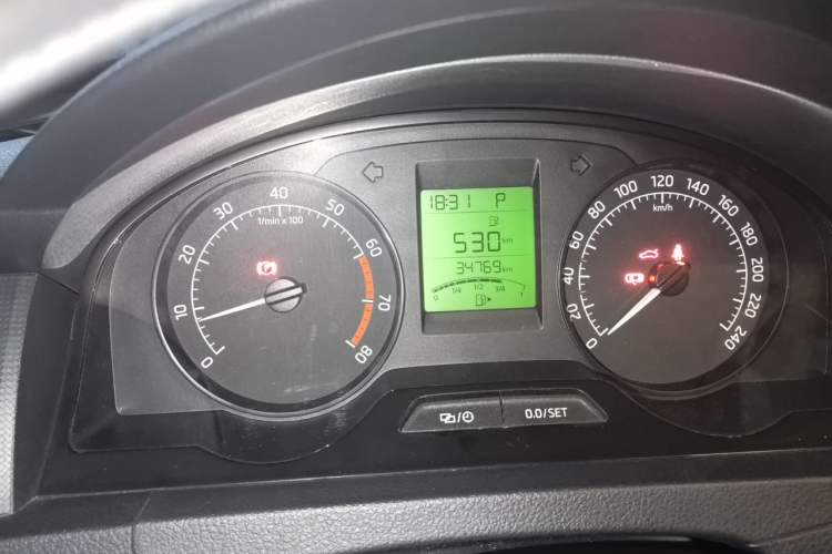 Used Skoda Rapid 2016 1.6L Automatic Chuanxing Edition Odometer Close Up