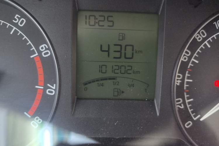 Used Skoda Rapid 2016 1.6L Manual Trend Edition Odometer Close Up