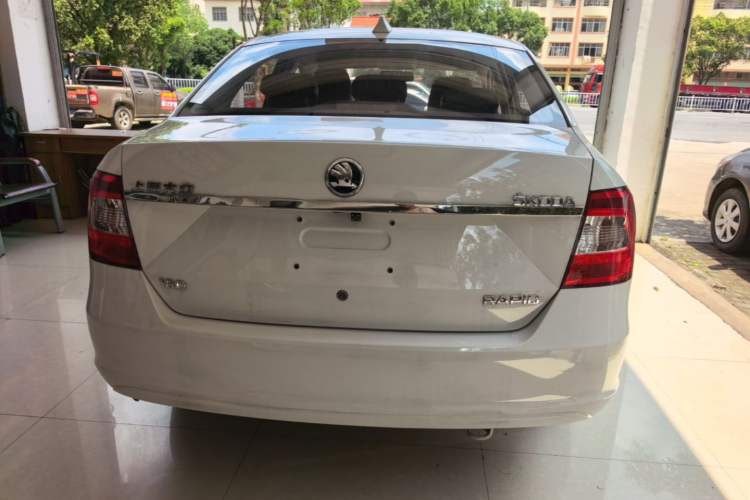 Used Skoda Rapid 2016 1.6L Automatic Front-Wheel Drive Model Rear