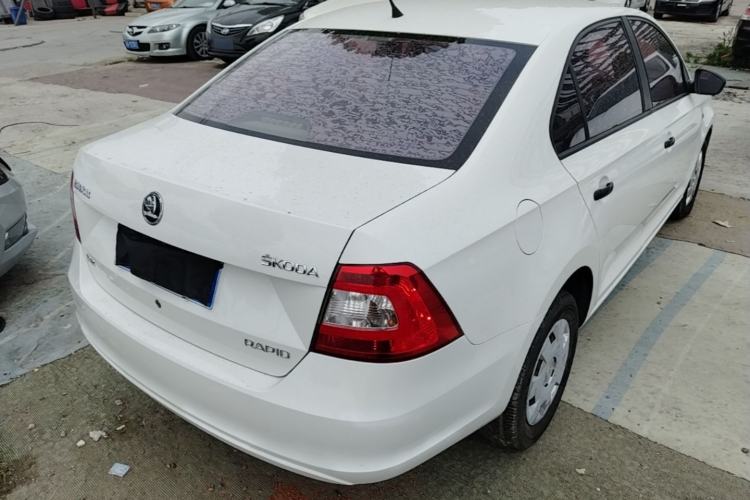 Used Skoda Rapid 2016 1.6L Manual Front-Wheel-Drive Version Rear Right 45 Deg