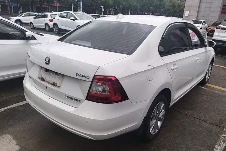 Used Skoda Rapid 2016 1.6L Automatic Chuanxing Edition Rear Right 45 Deg