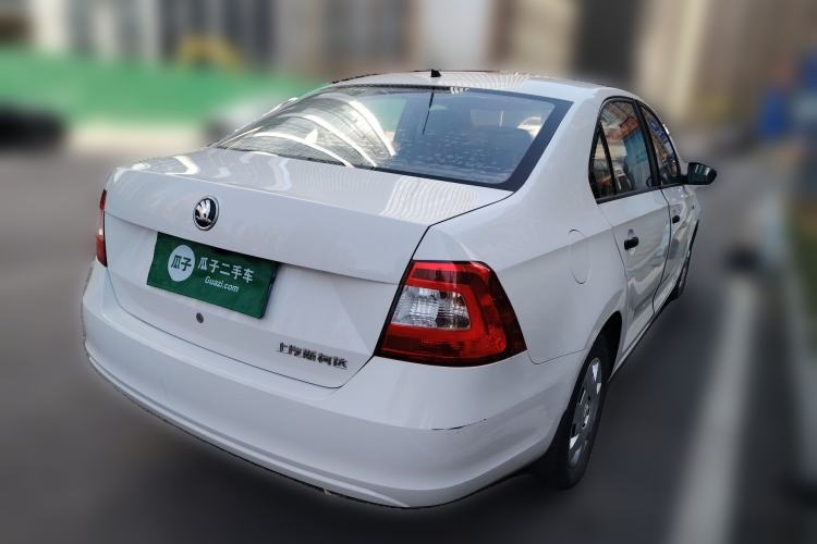 Used Skoda Rapid 2016 1.4L Manual Front-Wheel Drive Model Rear Right 45 Deg