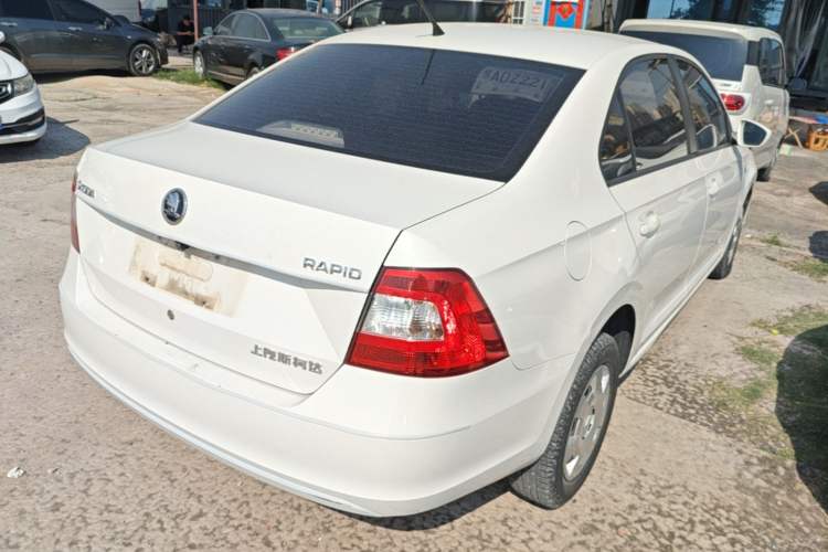 Used Skoda Rapid 2016 1.4L Manual Front-Wheel Drive Model Rear Right 45 Deg