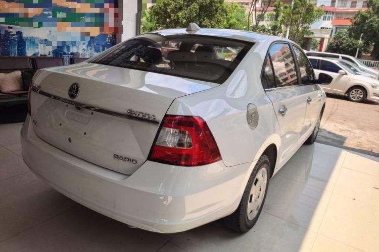 Used Skoda Rapid 2016 1.6L Automatic Front-Wheel Drive Model Rear Right 45 Deg