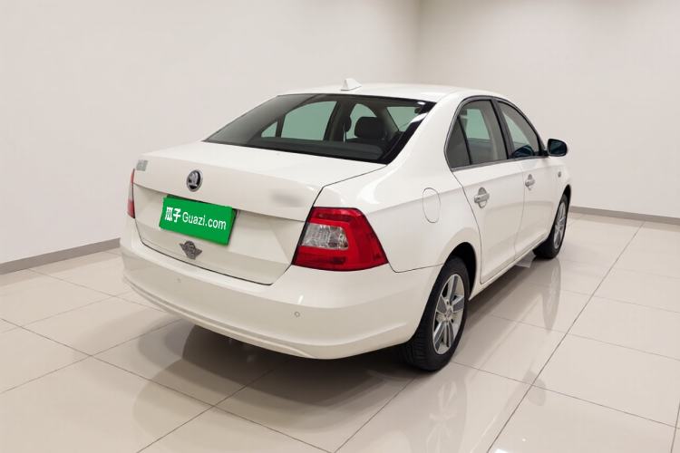 Used Skoda Rapid 2016 1.6L Manual Trend Edition Rear Right 45 Deg