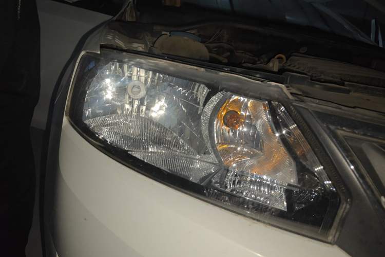 Used Skoda Rapid 2016 1.6L Manual Trend Edition Right Front Headlight