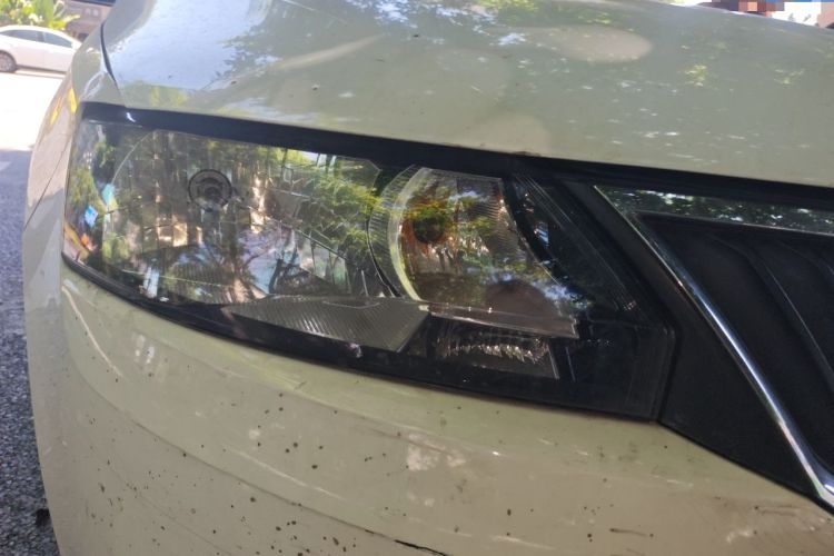 Used Skoda Rapid 2016 1.6L Manual Front-Wheel-Drive Version Right Front Headlight