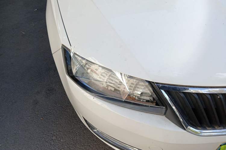 Used Skoda Rapid 2016 1.6L Manual Trend Edition Right Front Headlight