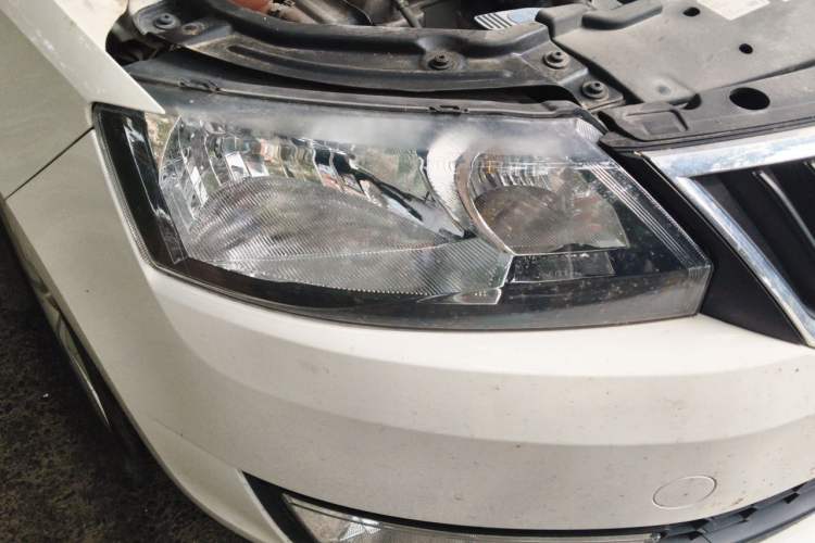 Used Skoda Rapid 2016 1.6L Manual Trend Edition Right Front Headlight
