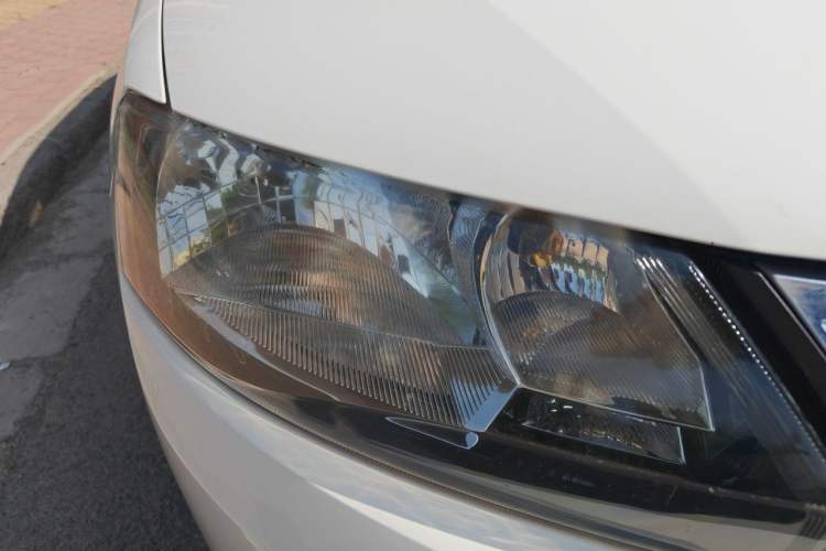 Used Skoda Rapid 2016 1.6L Manual Front-Wheel-Drive Version Right Front Headlight