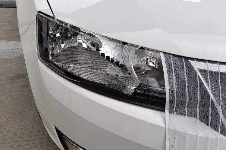 Used Skoda Rapid 2016 1.6L Manual Trend Edition Right Front Headlight