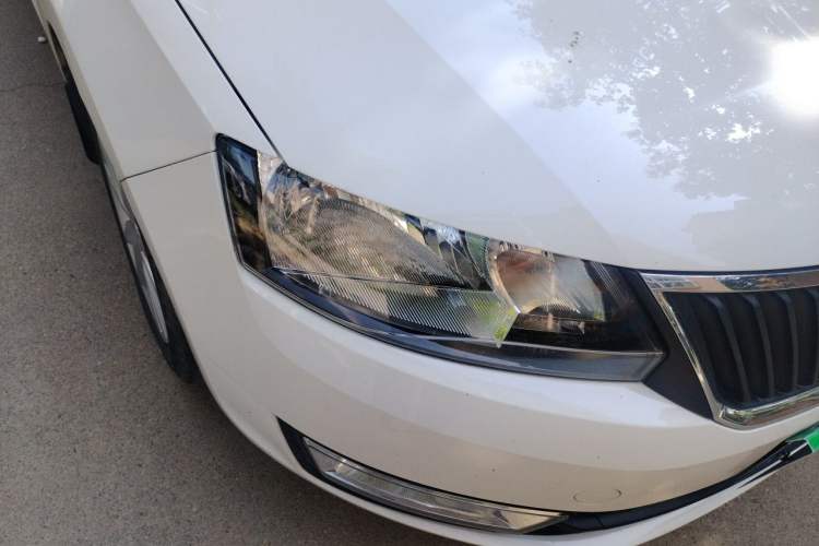 Used Skoda Rapid 2016 1.6L Automatic Chuanxing Edition Right Front Headlight
