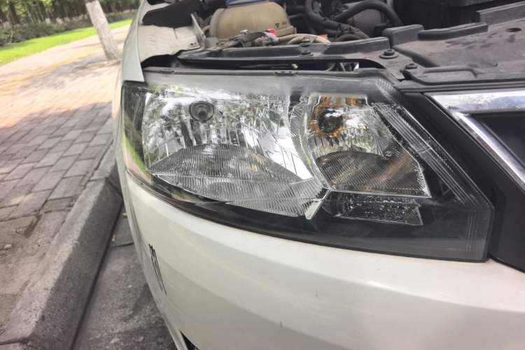 Used Skoda Rapid 2016 1.6L Manual Trend Edition Right Front Headlight