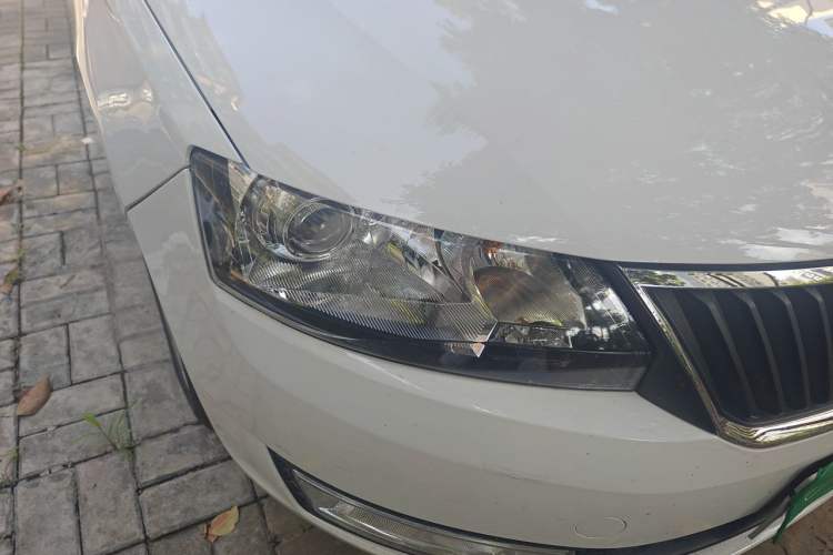 Used Skoda Rapid 2016 1.6L Automatic Chuanxing Edition Right Front Headlight