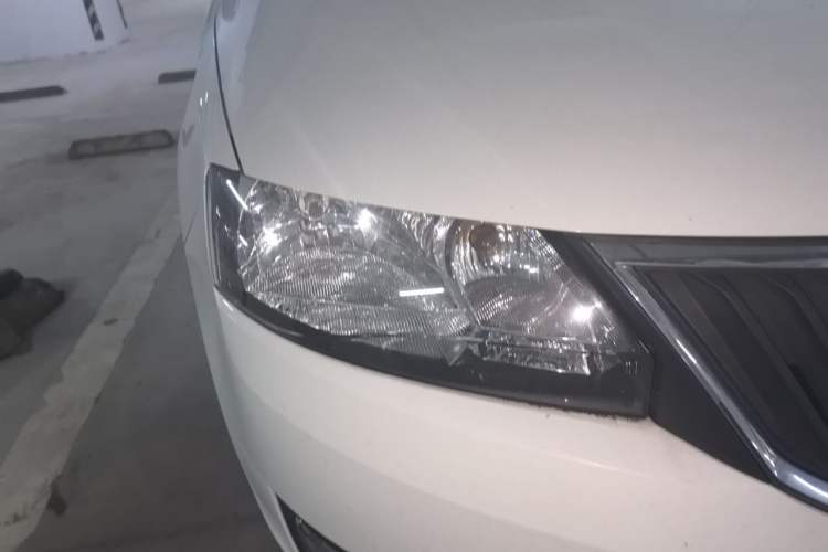 Used Skoda Rapid 2016 1.6L Automatic Chuanxing Edition Right Front Headlight