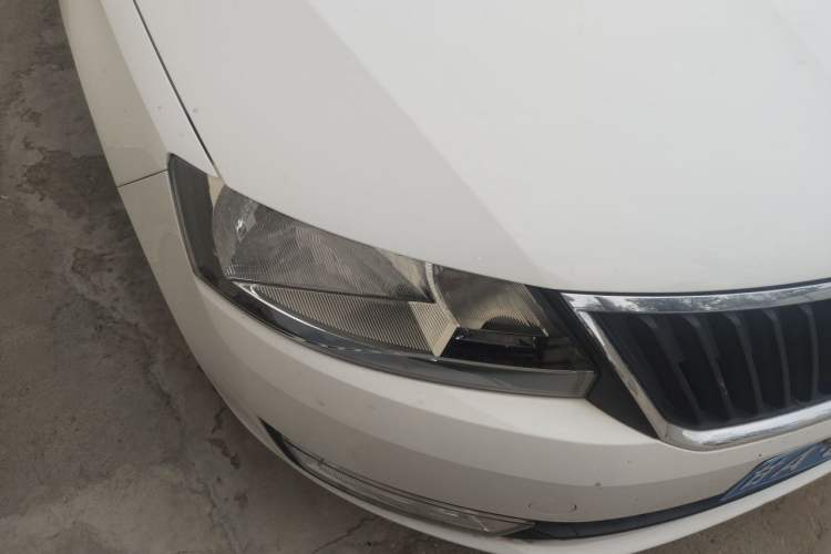 Used Skoda Rapid 2016 1.4L Manual Trend Edition Right Front Headlight
