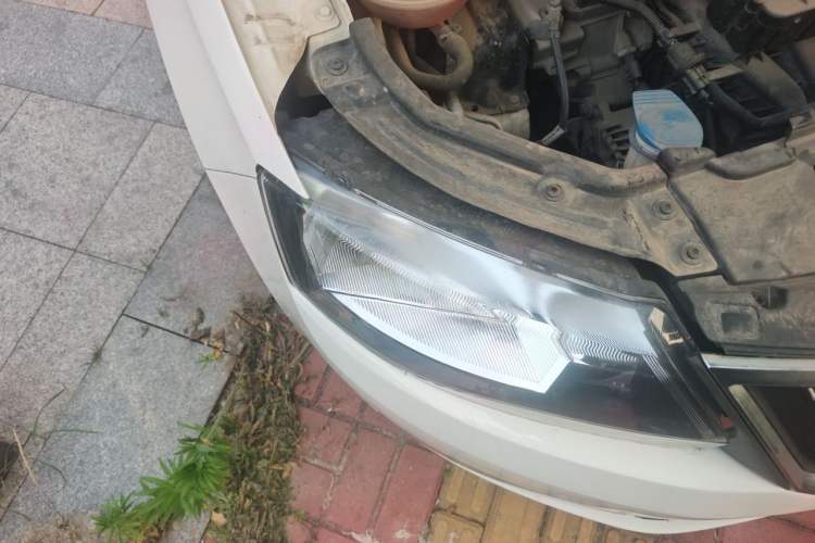 Used Skoda Rapid 2016 1.6L Manual Trend Edition Right Front Headlight