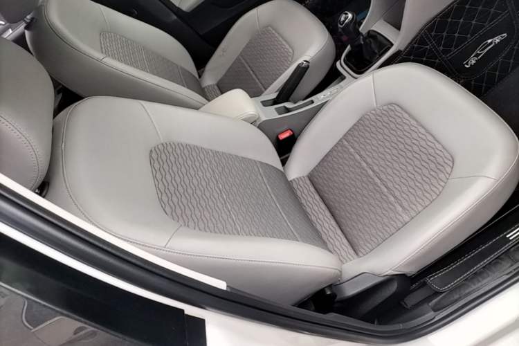 Used Skoda Rapid 2016 1.6L Manual Trend Edition Right Front Seat