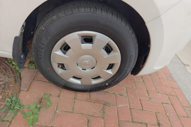Used Skoda Rapid 2016 1.4L Manual Front-Wheel Drive Model Right Front Wheel Hub