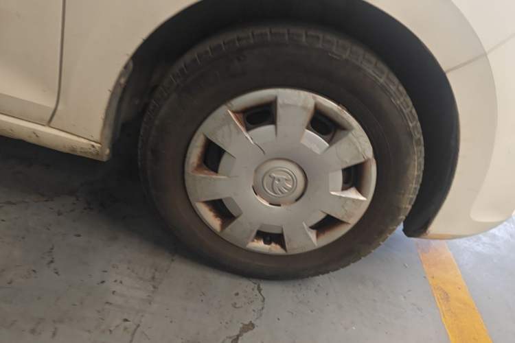 Used Skoda Rapid 2016 1.6L Manual Front-Wheel-Drive Version Right Front Wheel Hub