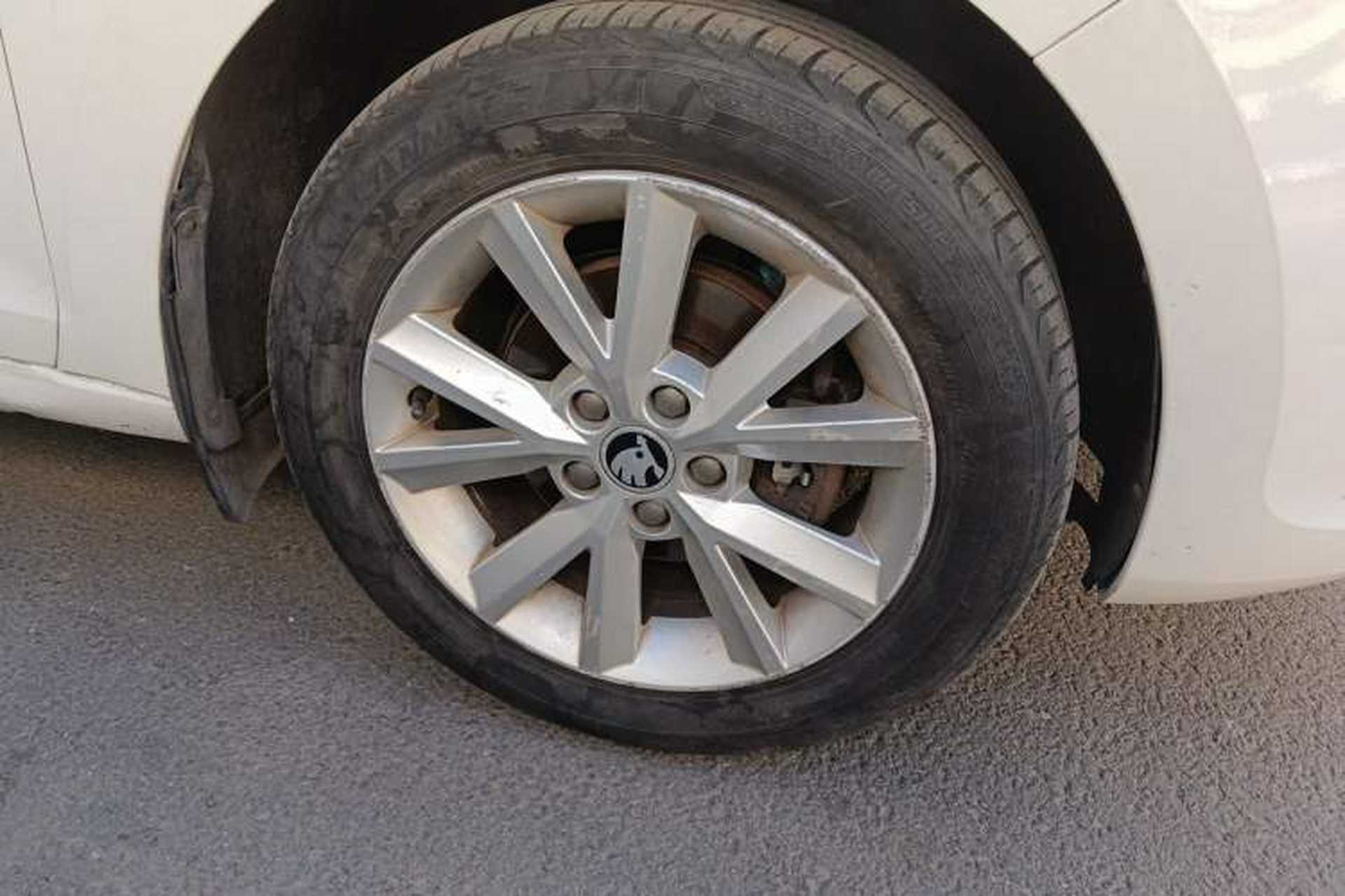 Used Skoda Rapid 2016 1.6L Manual Trend Edition Right Front Wheel Hub