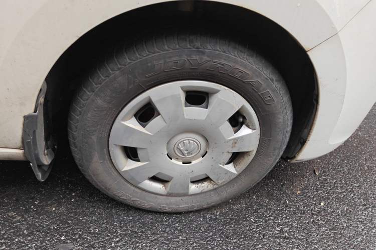 Used Skoda Rapid 2016 1.6L Manual Front-Wheel-Drive Version Right Front Wheel Hub