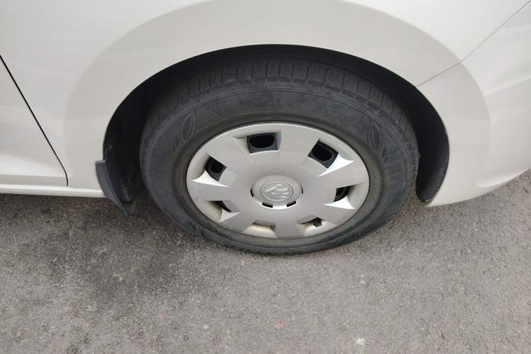 Used Skoda Rapid 2016 1.4L Manual Front-Wheel Drive Model Right Front Wheel Hub