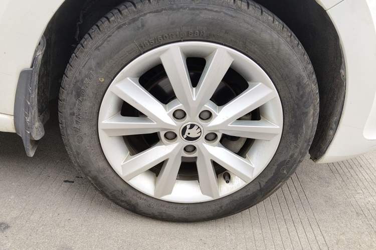 Used Skoda Rapid 2016 1.6L Manual Trend Edition Right Front Wheel Hub