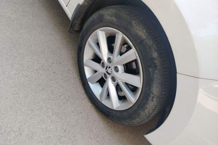 Used Skoda Rapid 2016 1.6L Automatic Chuanxing Edition Right Front Wheel Hub