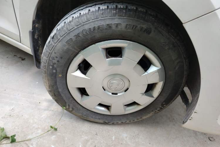 Used Skoda Rapid 2016 1.6L Manual Front-Wheel-Drive Version Right Front Wheel Hub