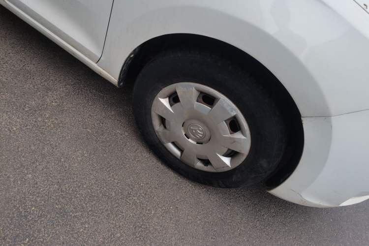 Used Skoda Rapid 2016 1.6L Manual Front-Wheel-Drive Version Right Front Wheel Hub