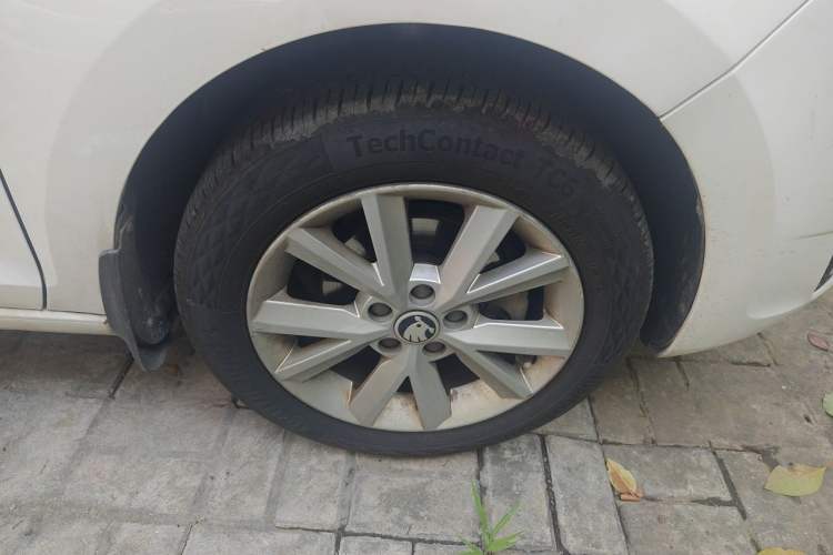 Used Skoda Rapid 2016 1.6L Automatic Chuanxing Edition Right Front Wheel Hub