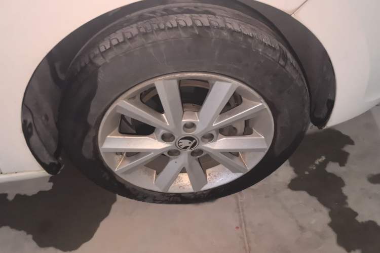 Used Skoda Rapid 2016 1.6L Automatic Chuanxing Edition Right Front Wheel Hub