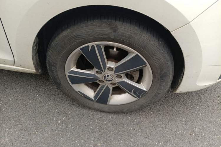 Used Skoda Rapid 2016 1.6L Manual Trend Edition Right Front Wheel Hub