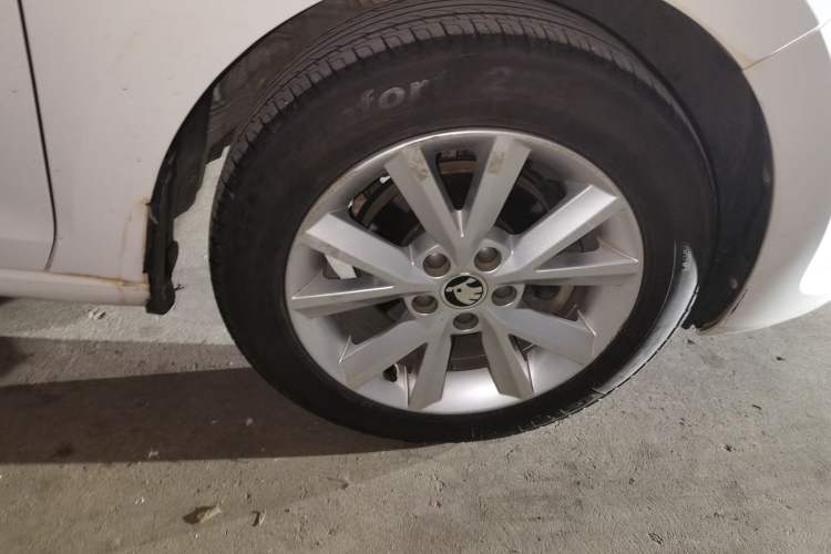 Used Skoda Rapid 2016 1.6L Automatic Chuanxing Edition Right Front Wheel Hub