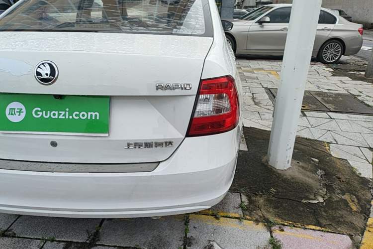 Used Skoda Rapid 2016 1.6L Manual Front-Wheel-Drive Version Right Rear Taillight