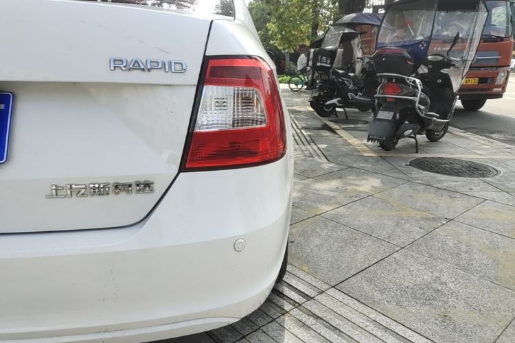 Used Skoda Rapid 2016 1.6L Automatic Front-Wheel Drive Model Right Rear Taillight