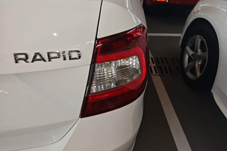Used Skoda Rapid 2016 1.6L Automatic Chuanxing Edition Right Rear Taillight
