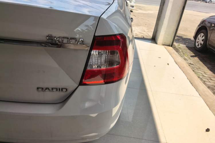 Used Skoda Rapid 2016 1.6L Automatic Front-Wheel Drive Model Right Rear Taillight