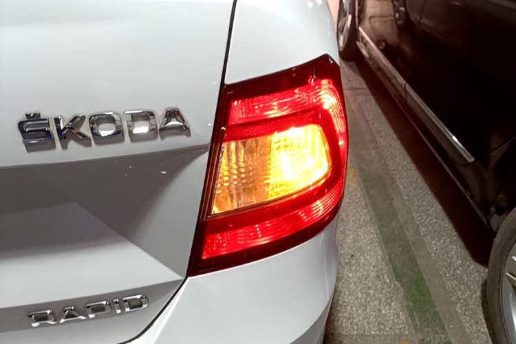 Used Skoda Rapid 2016 1.6L Automatic Chuanxing Edition Right Rear Taillight