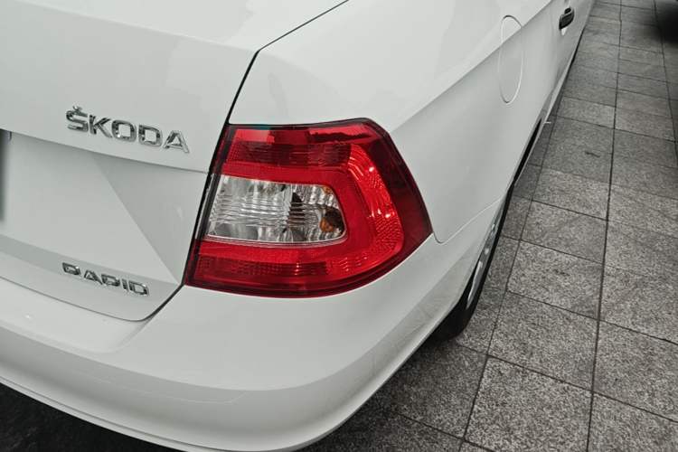 Used Skoda Rapid 2016 1.4L Manual Front-Wheel Drive Model Right Rear Taillight